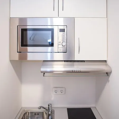 斯塔夫瑟大街酒店 *